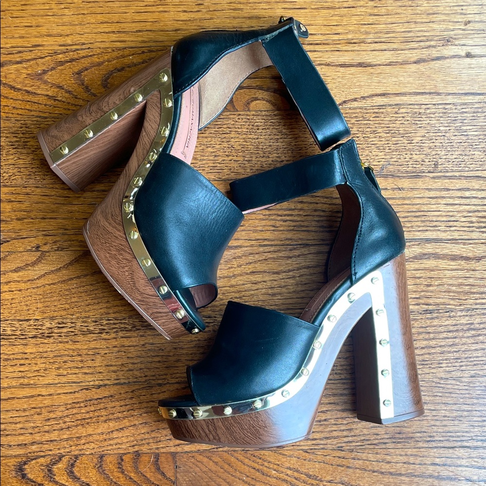 Bcbgmaxazria size 7.5 Nyla platform heels